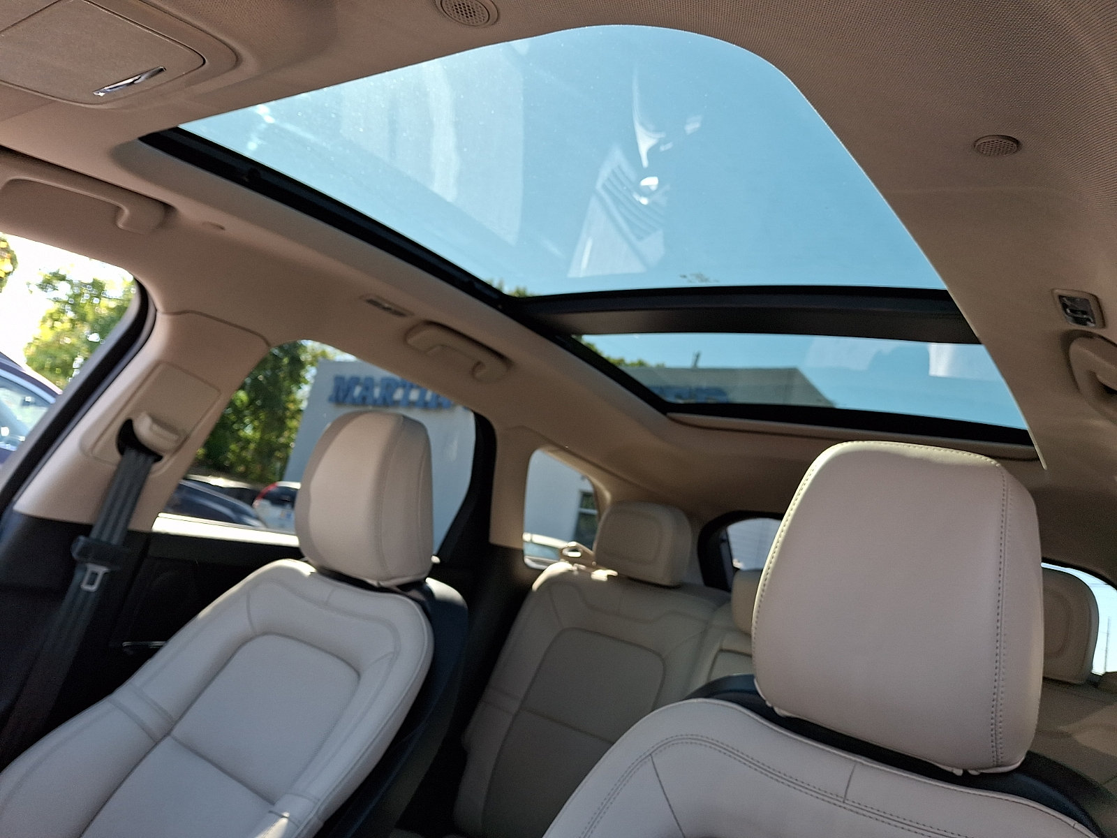 Used 2025 Lincoln Corsair Reserve AWD/4WD image 13