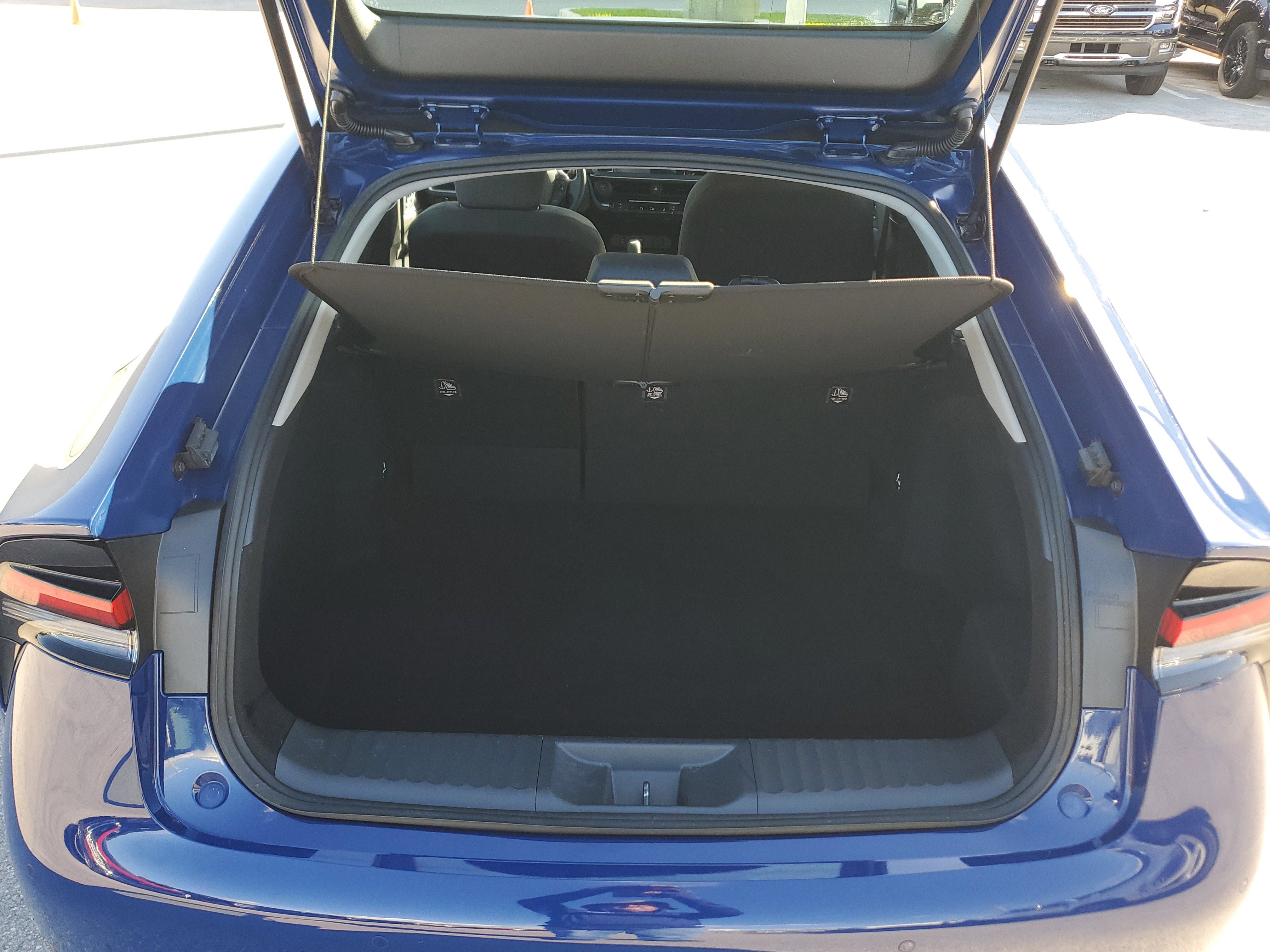 Used 2025 Toyota Prius LE image 25