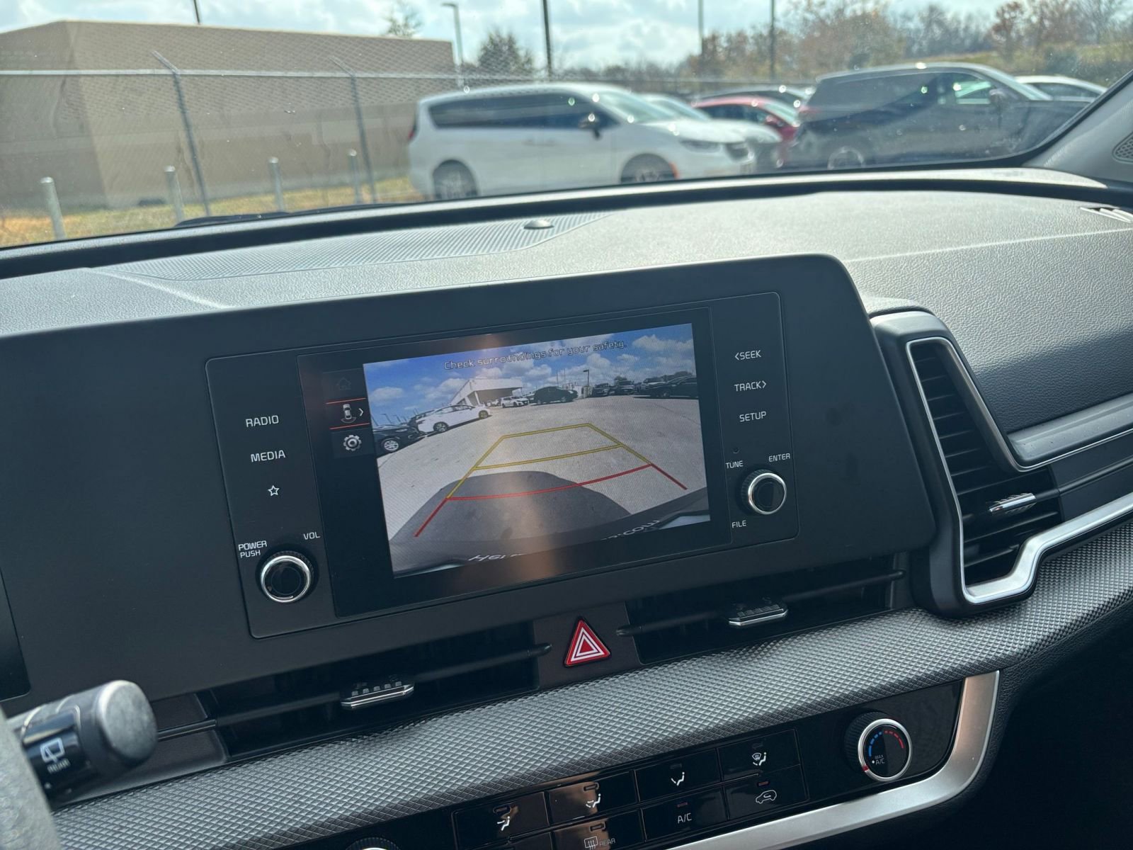 Used 2025 Kia Sportage LX image 22