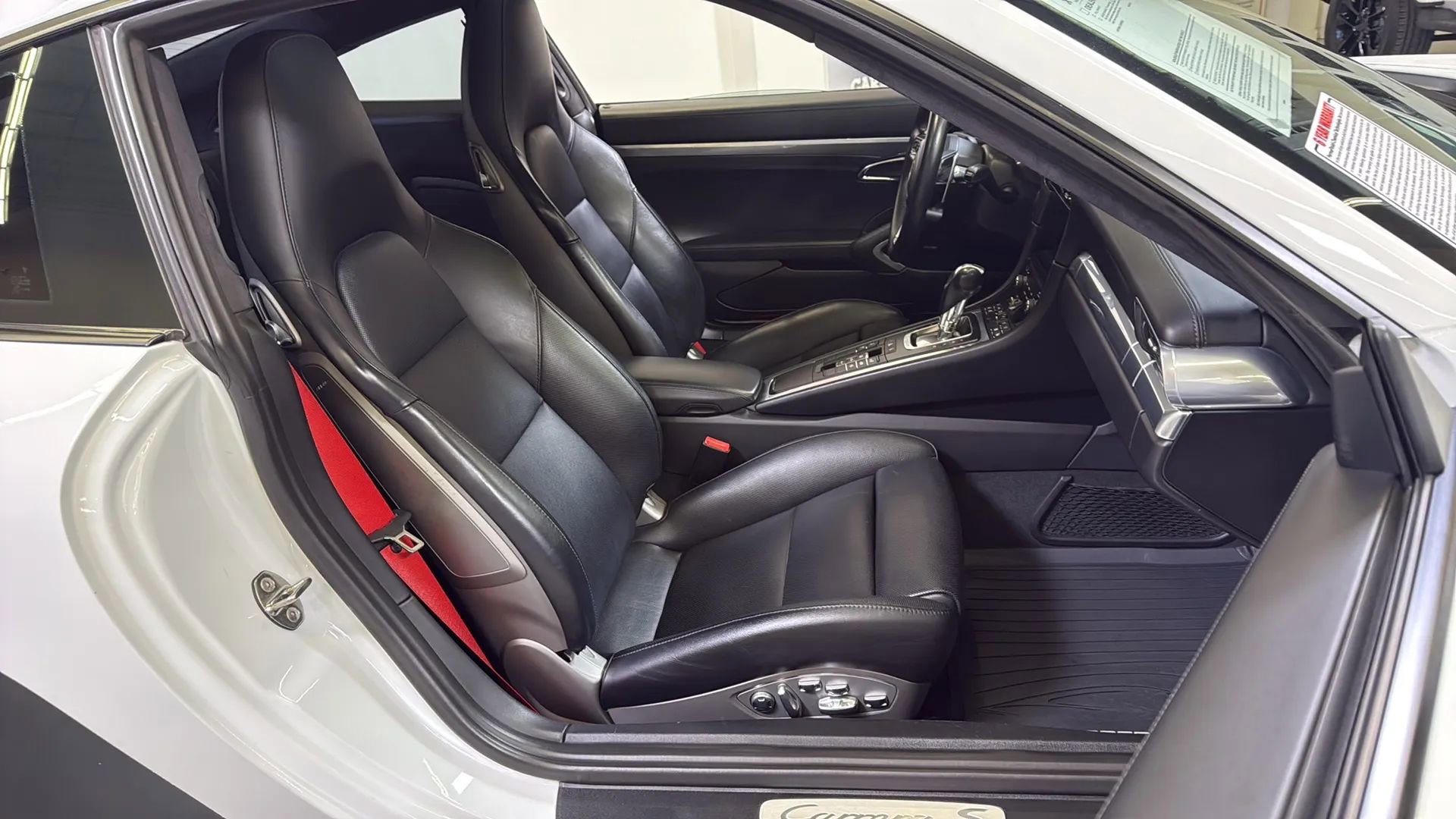 Used 2017 Porsche 911 Carrera S image 21
