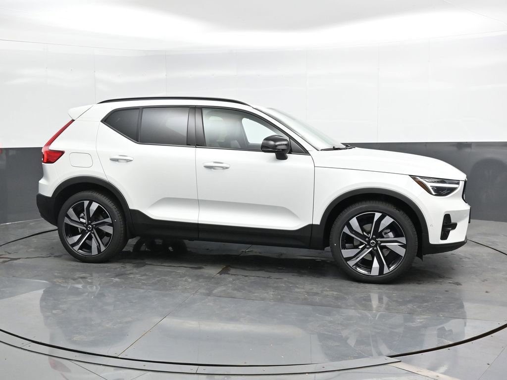 New 2025 Volvo XC40 B5 Plus w/ Protection Package Premier image 3