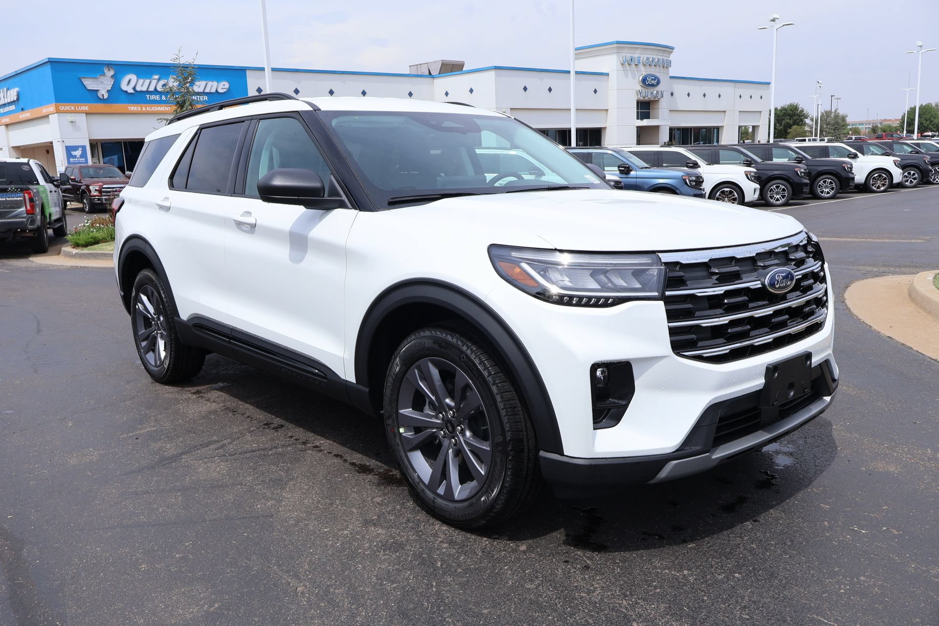 New 2026 Ford Explorer Active w/ Active Comfort Package AWD/4WD image 1