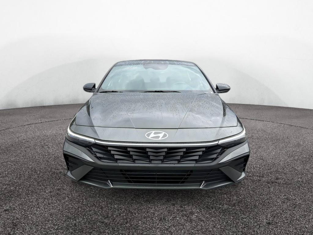 New 2026 Hyundai Elantra SEL Sport FWD image 2