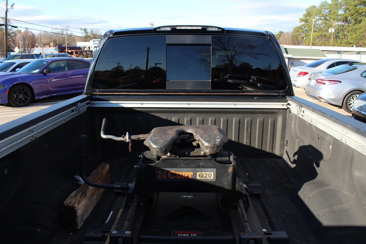 Used 2016 Nissan Titan SL image 5