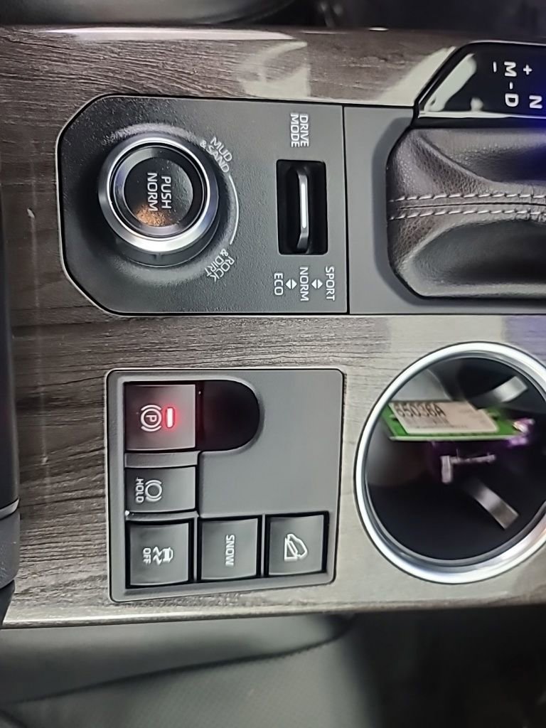 Used 2025 Toyota Highlander Platinum image 41