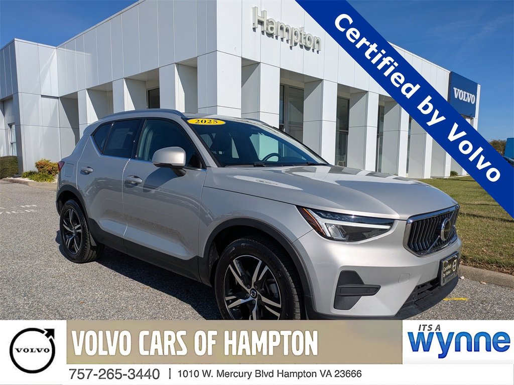 Certified 2025 Volvo XC40 B5 Core