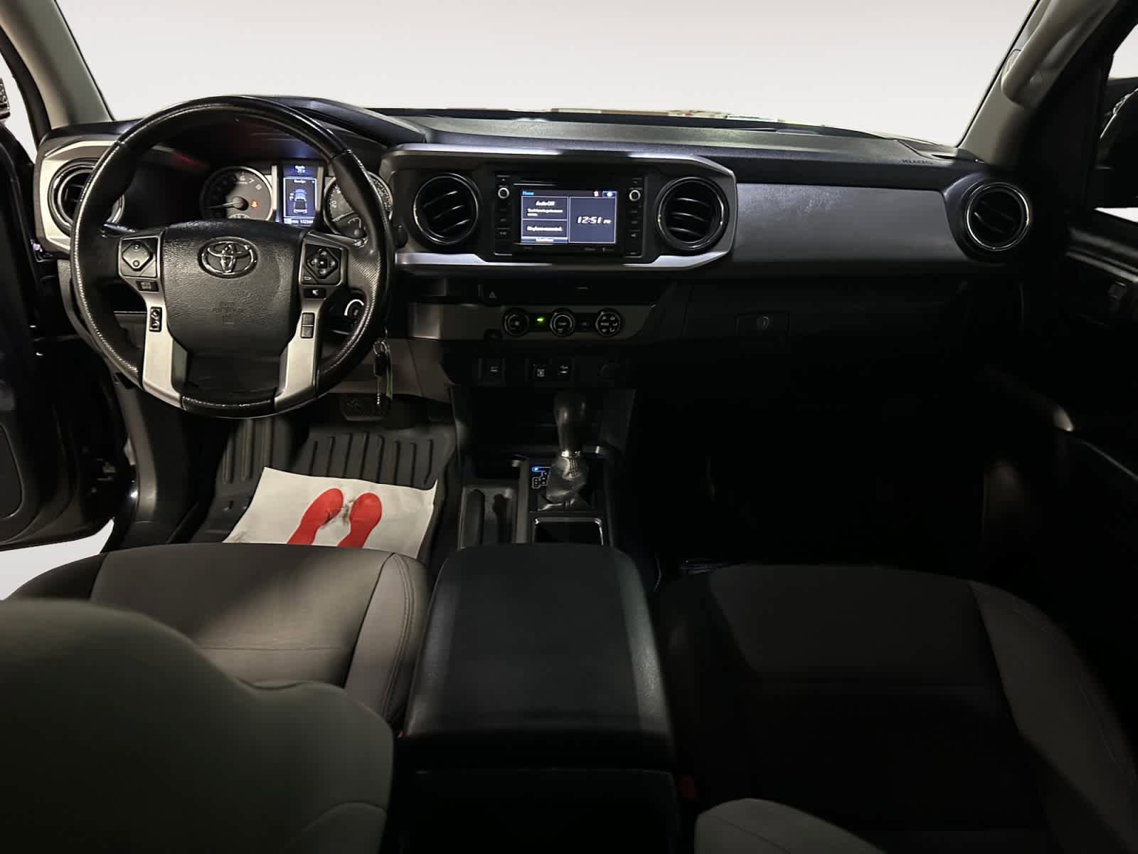 Used 2019 Toyota Tacoma SR5 RWD image 17