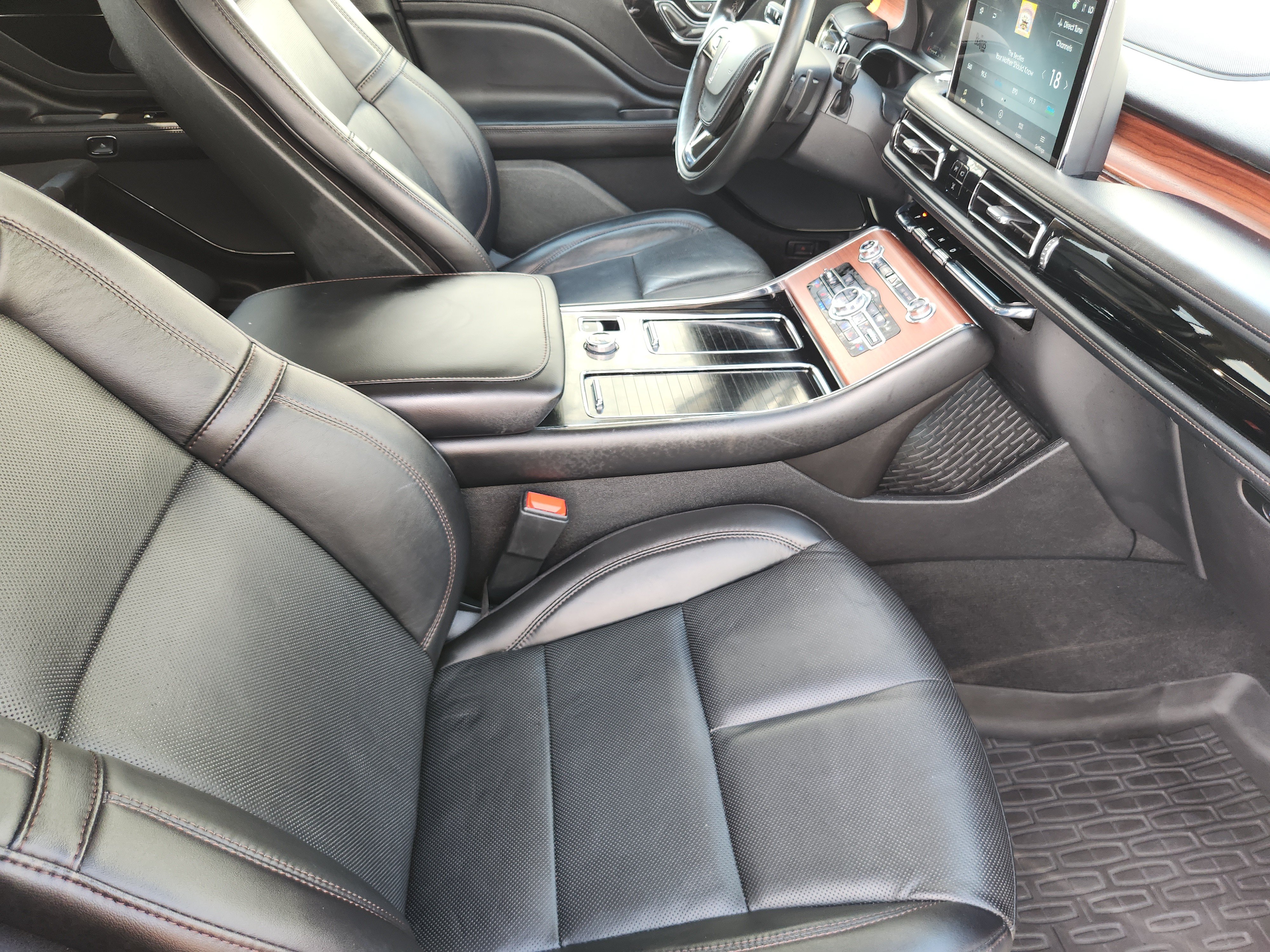 Used 2023 Lincoln Aviator Reserve w/ Equipment Group 201A RWD image 15