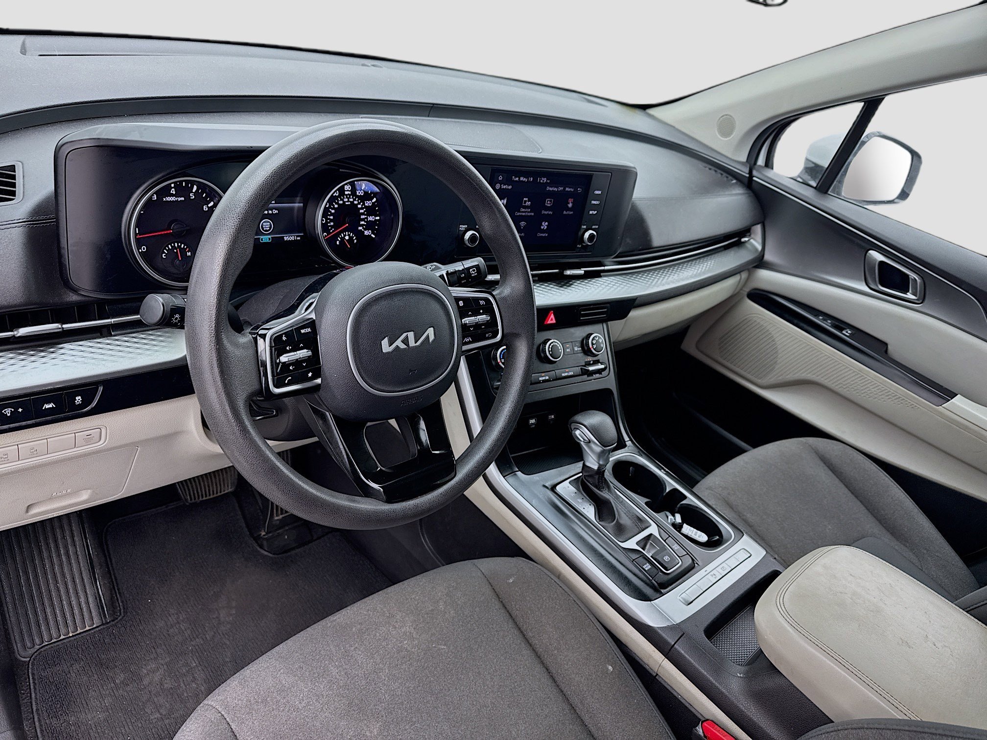 Used 2022 Kia Carnival LX FWD image 7