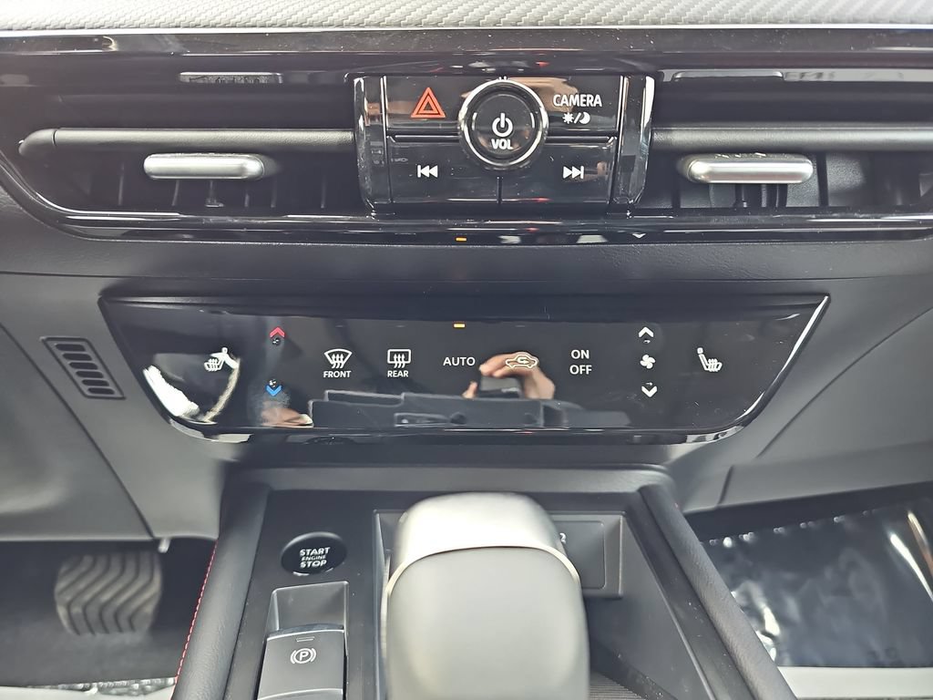 New 2026 Nissan Kicks SR w/ SR Premium Package FWD image 26