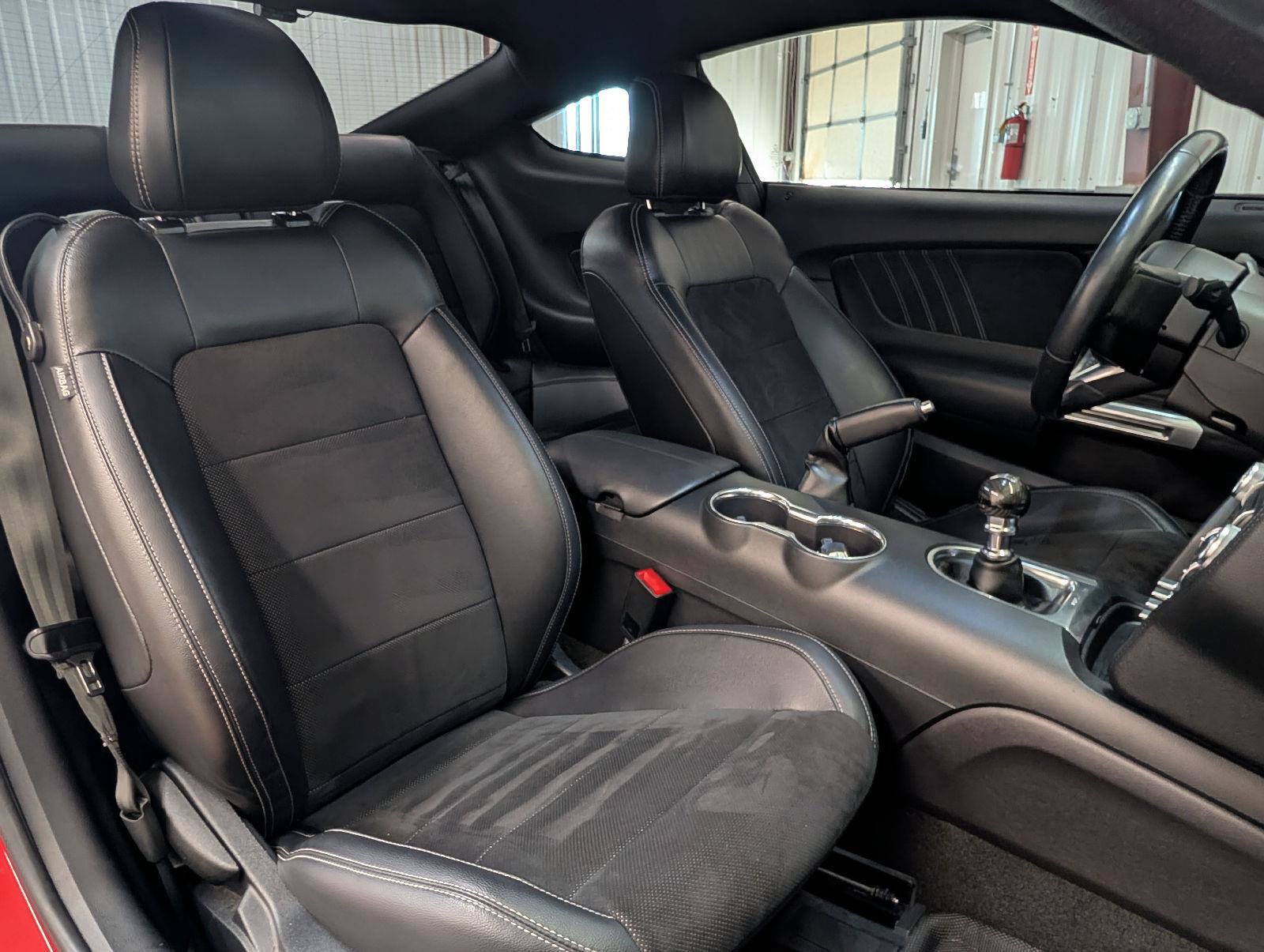 Used 2018 Ford Mustang GT Premium w/ GT Performance Package RWD image 22
