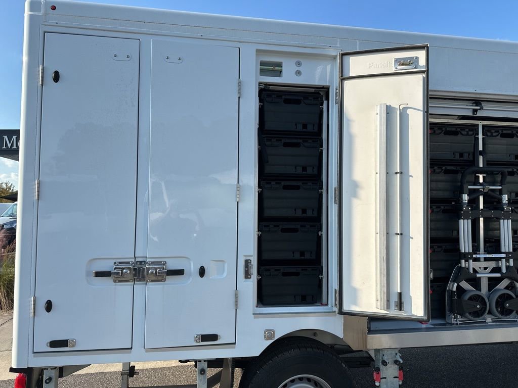 Used 2022 Mercedes-Benz Sprinter 3500 image 12