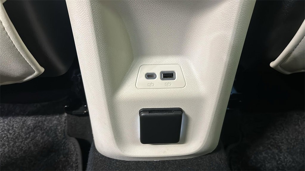 Used 2023 Buick Envision Avenir image 20