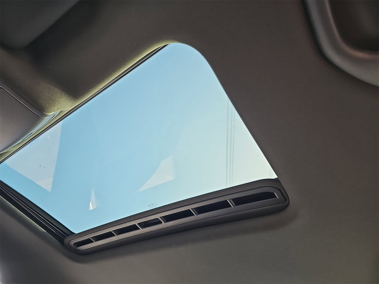 Used 2021 Volkswagen Passat 2.0T R-Line image 30