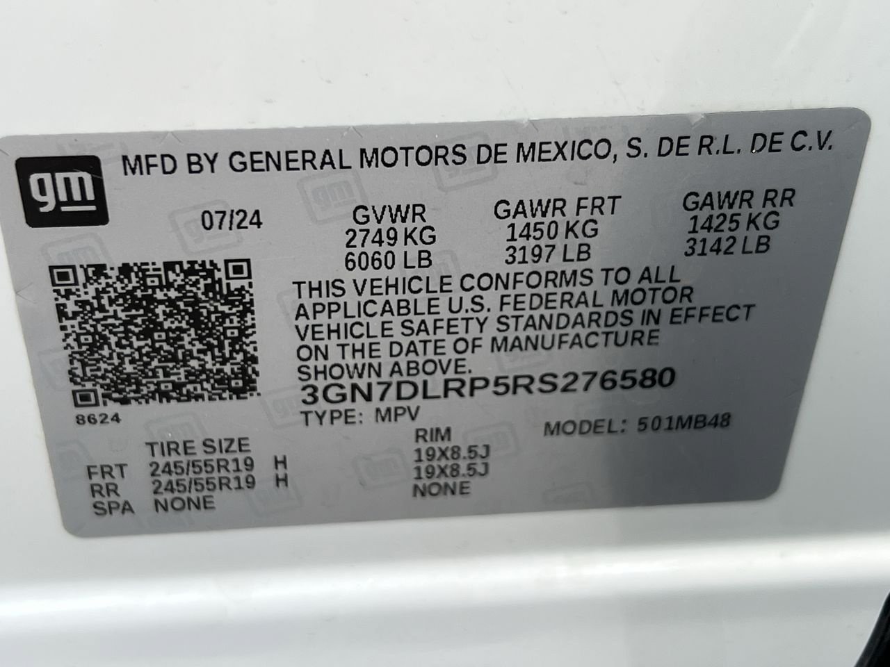 Certified 2024 Chevrolet Equinox EV LT w/ LPO, Blackout Package FWD image 33