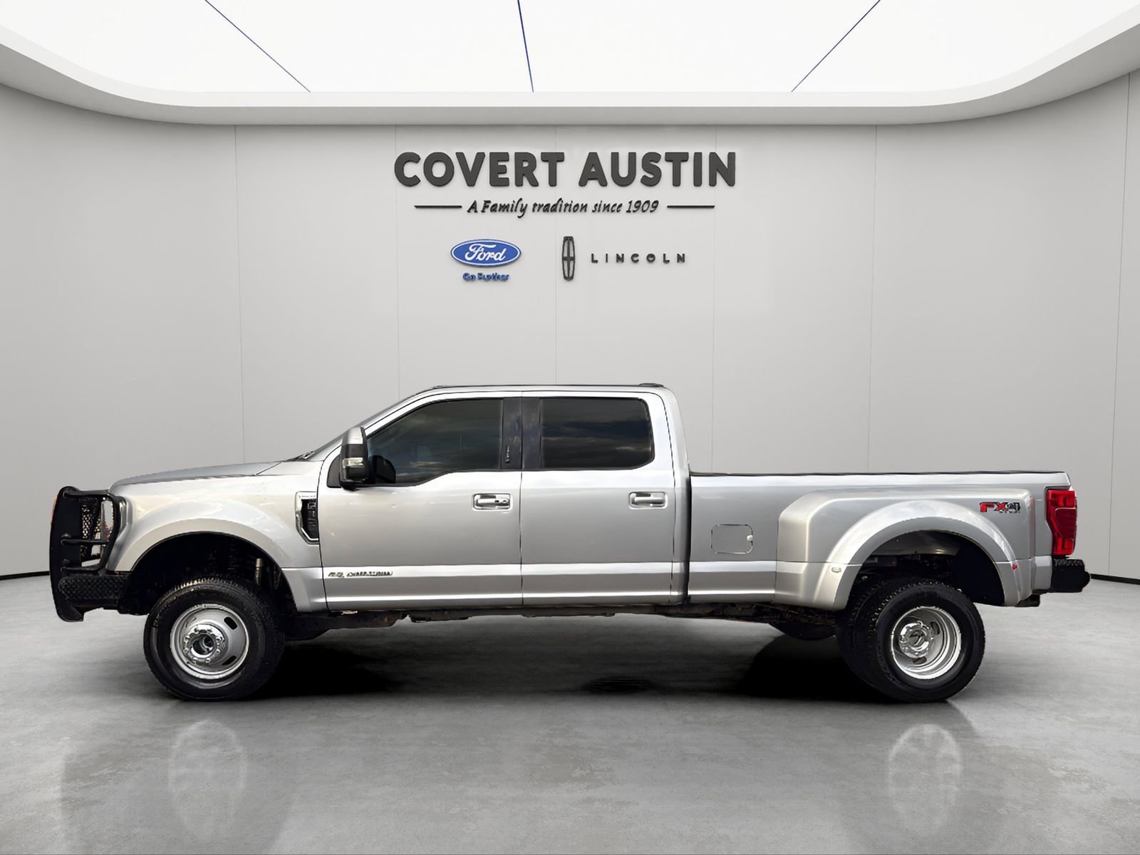 Used 2022 Ford F350 Lariat w/ Lariat Ultimate Package AWD/4WD image 2
