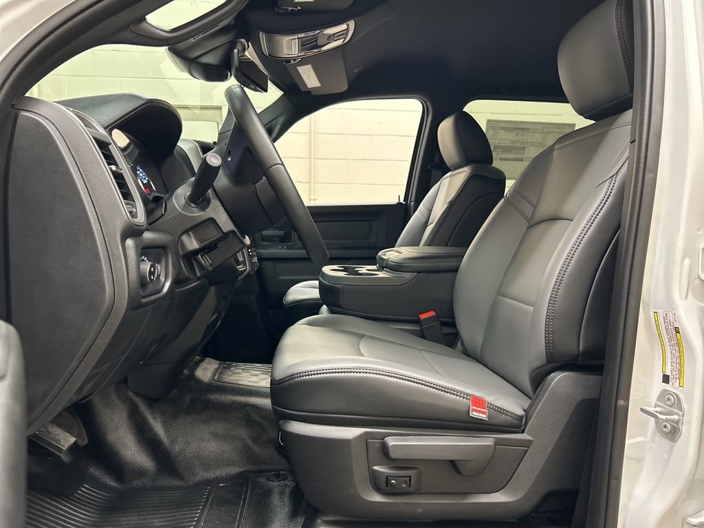 New 2026 RAM 5500 Tradesman AWD/4WD image 7