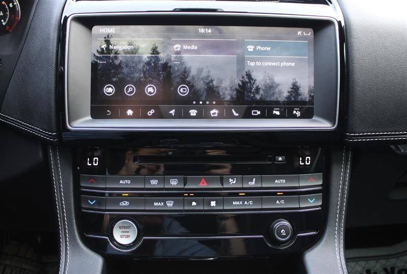 Used 2018 Jaguar F-PACE S AWD/4WD image 18