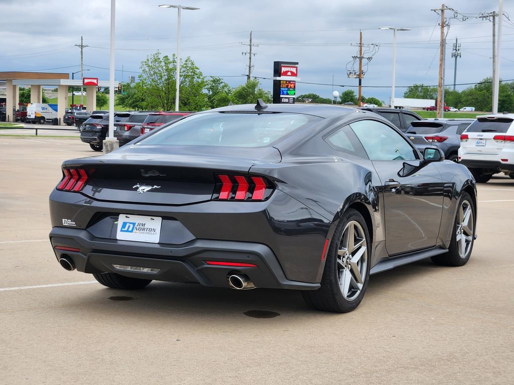 Used 2024 Ford Mustang Coupe RWD image 7