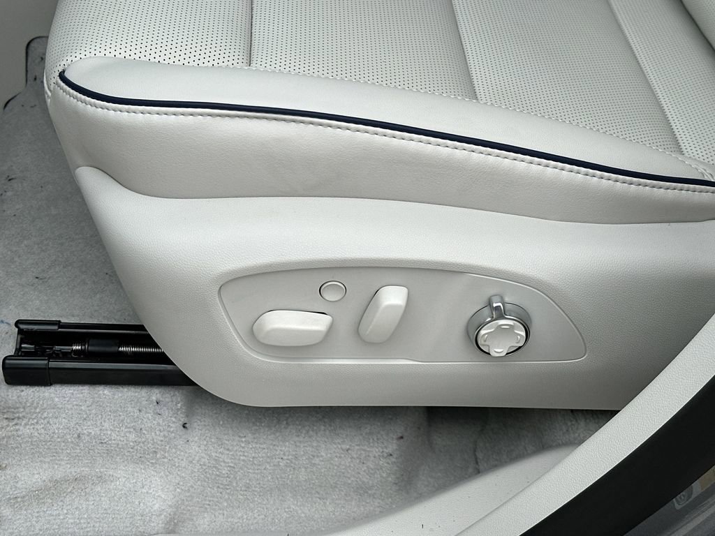 New 2026 Buick Enclave Avenir image 15