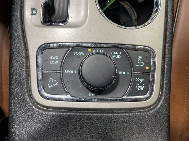 Used 2012 Jeep Grand Cherokee Overland image 32