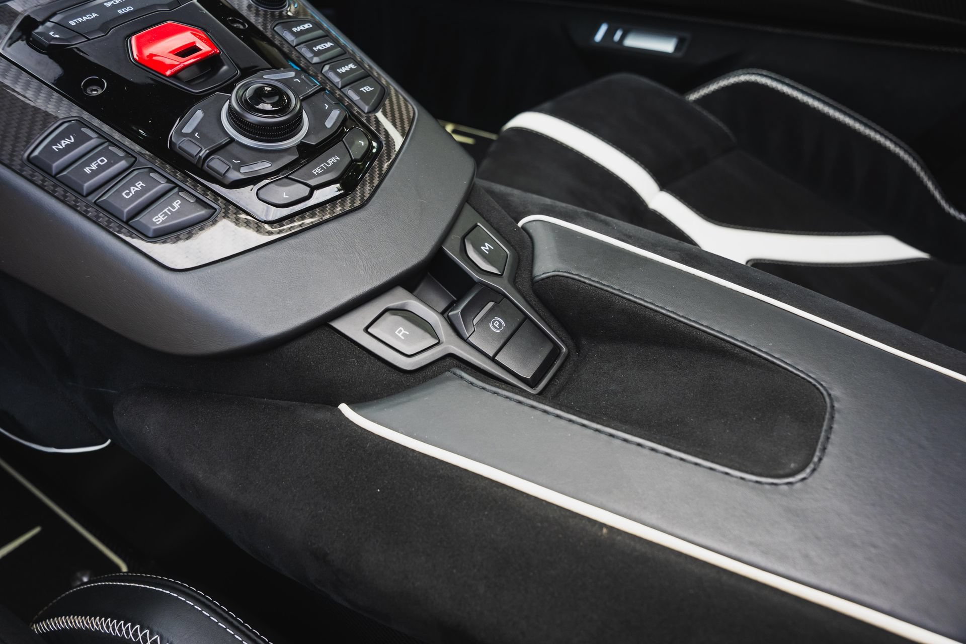 Used 2021 Lamborghini Aventador SVJ AWD/4WD image 59