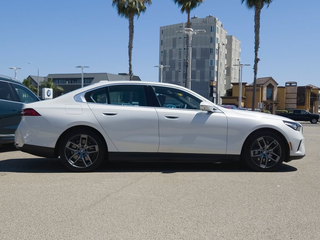 Used 2026 BMW i5 eDrive40 RWD image 4