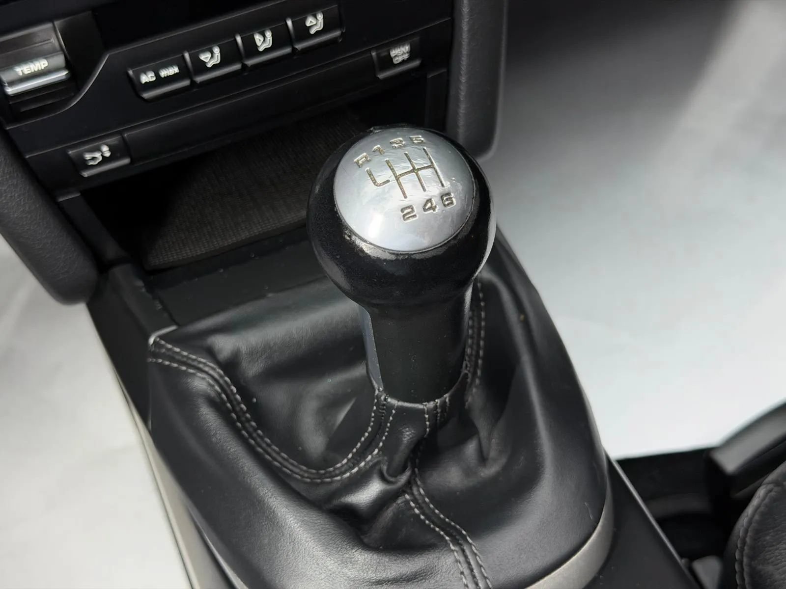 Used 2011 Porsche Boxster RWD image 22