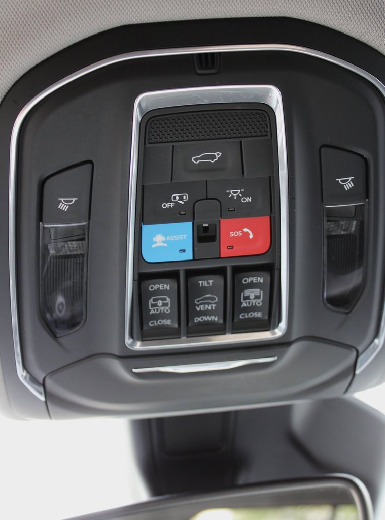 Used 2022 Jeep Grand Cherokee L Limited image 51