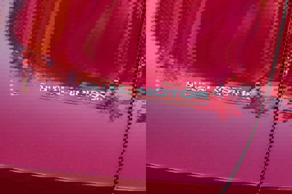 Used 2022 Tesla Model Y Performance image 14