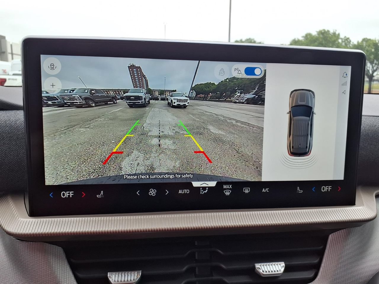 New 2026 Ford Explorer Active RWD image 9