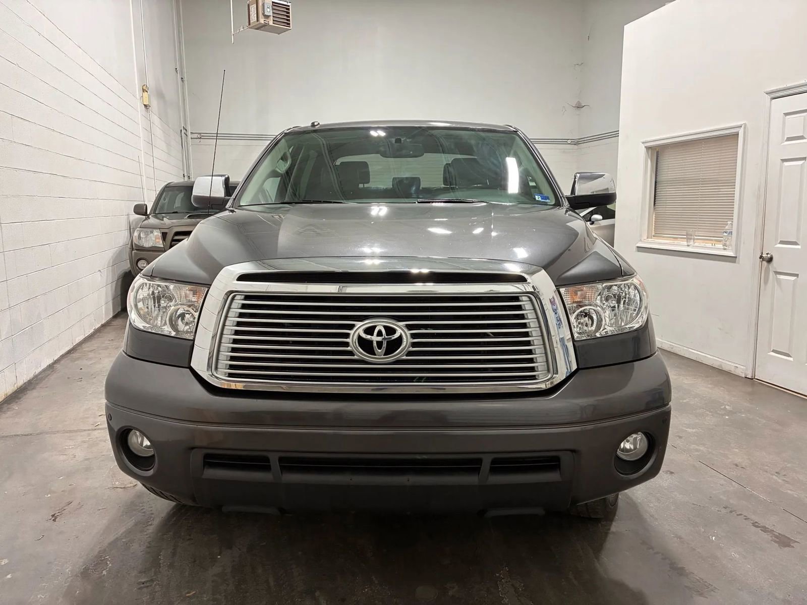 Used 2011 Toyota Tundra Limited w/ Memory Pkg AWD/4WD image 3