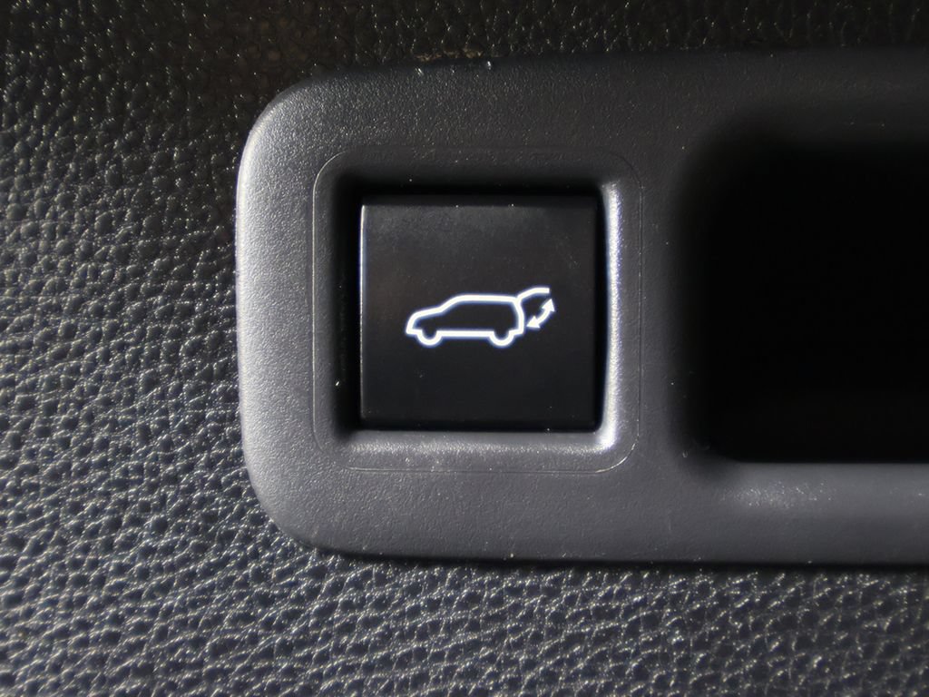 Used 2023 Toyota Highlander Limited AWD/4WD image 20