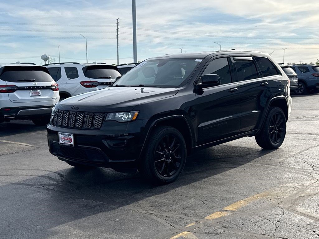 Used 2019 Jeep Grand Cherokee Altitude AWD/4WD image 7