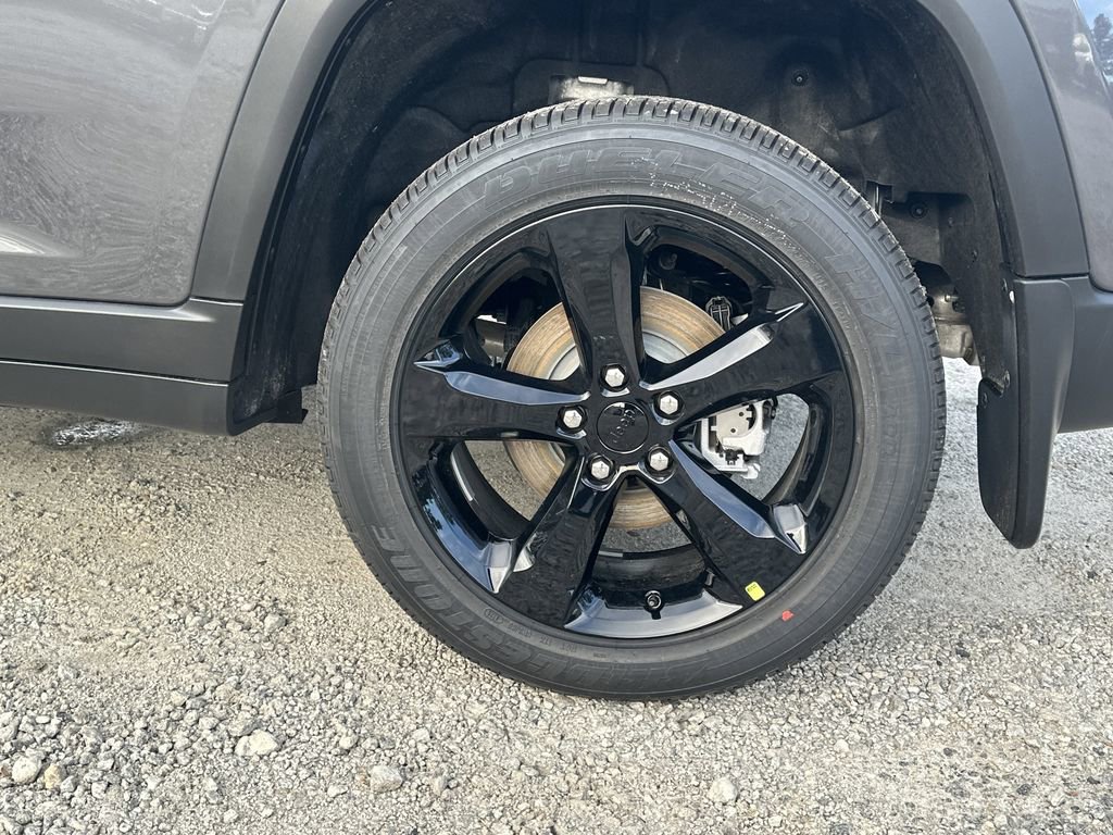 New 2025 Jeep Grand Cherokee Altitude image 20