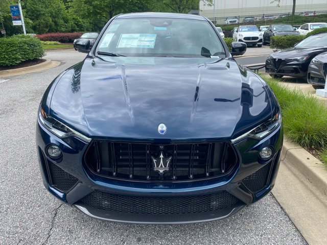 New 2024 Maserati Levante Trofeo AWD/4WD image 3