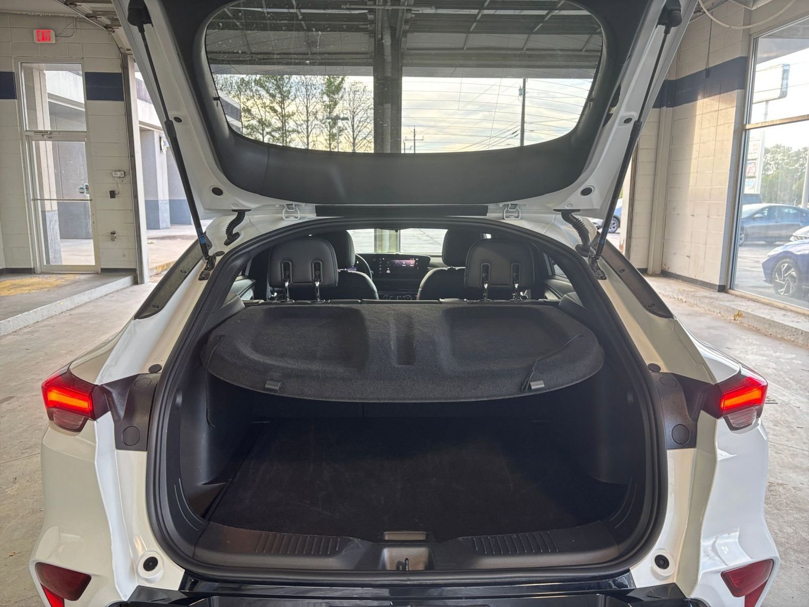 Used 2025 Buick Envista Sport Touring image 30