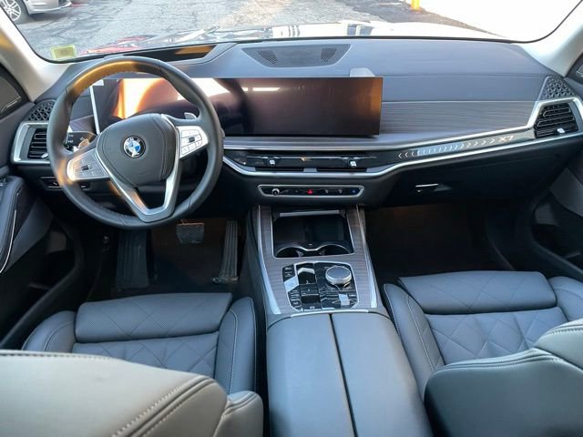 Used 2026 BMW X7 xDrive40i w/ Premium Package image 12