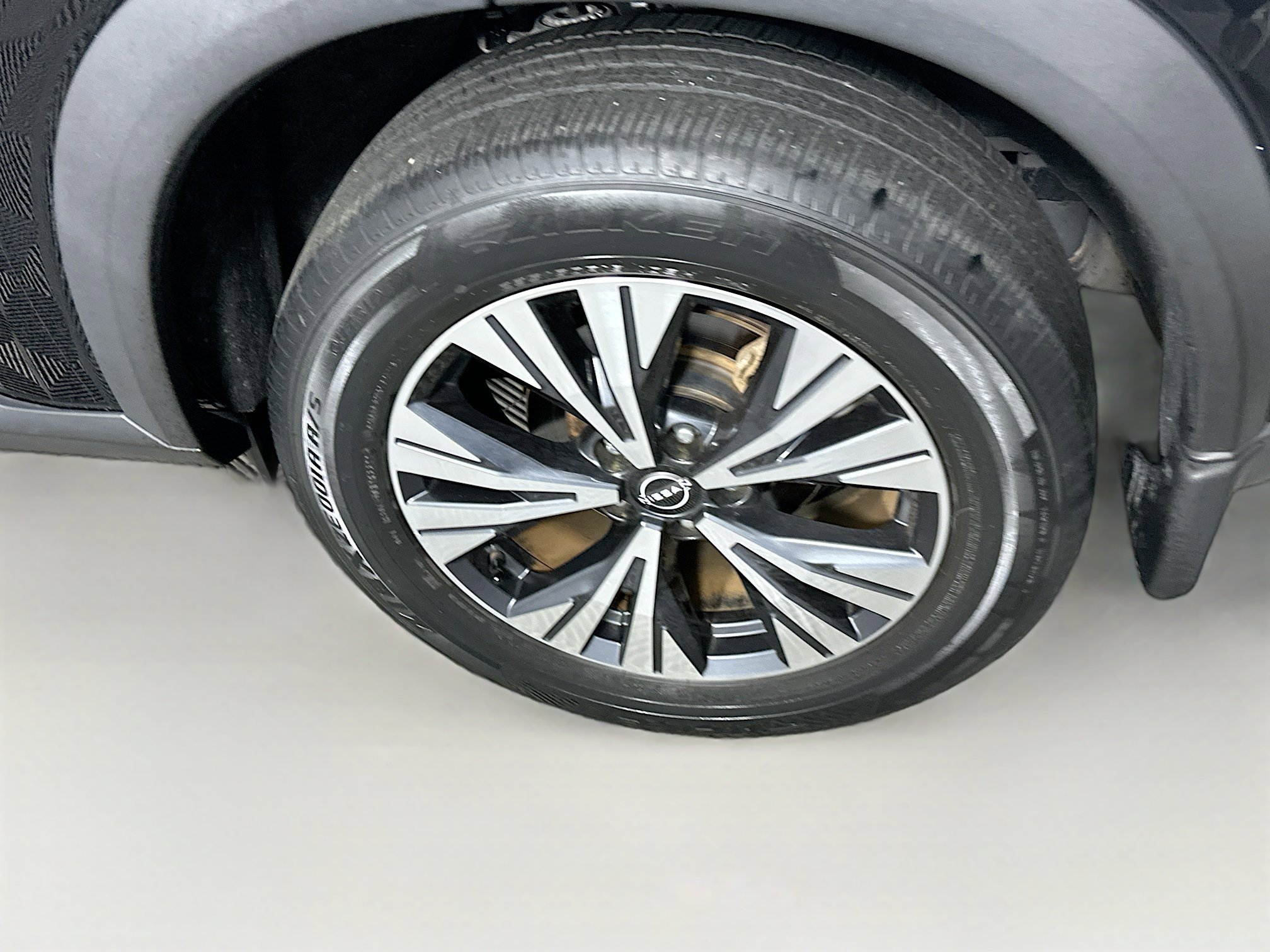 Used 2023 Nissan Rogue SV image 11