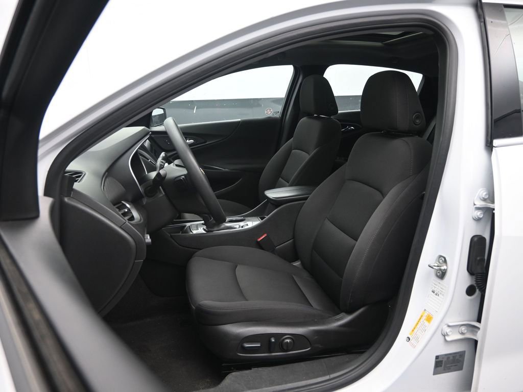 Used 2024 Chevrolet Malibu LT image 25