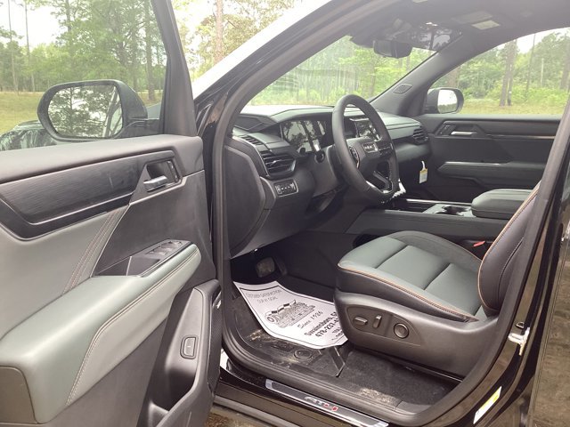 New 2026 GMC Acadia AT4 w/ Luxury Package image 10