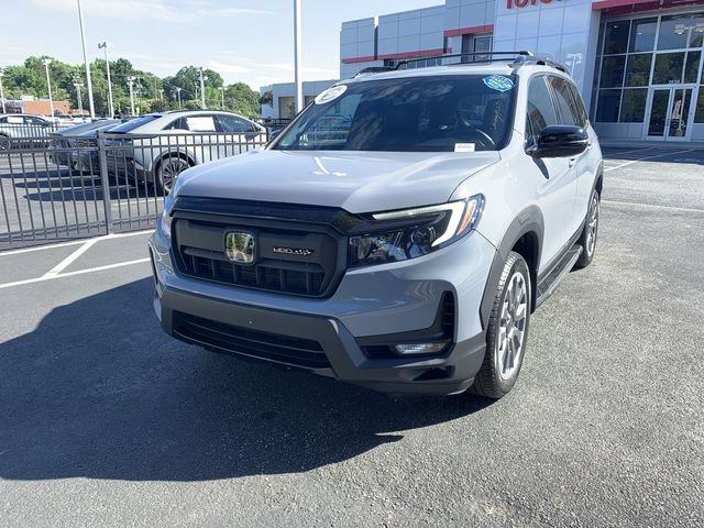 Used 2025 Honda Passport Black Edition image 4