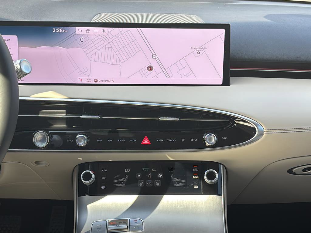 Used 2026 Genesis GV70 2.5T Select image 24