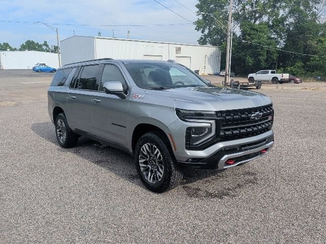 Used 2025 Chevrolet Suburban Z71 AWD/4WD image 8