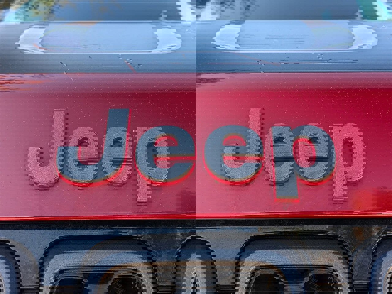 Used 2021 Jeep Grand Cherokee Trailhawk w/ Premium Lighting Group image 5