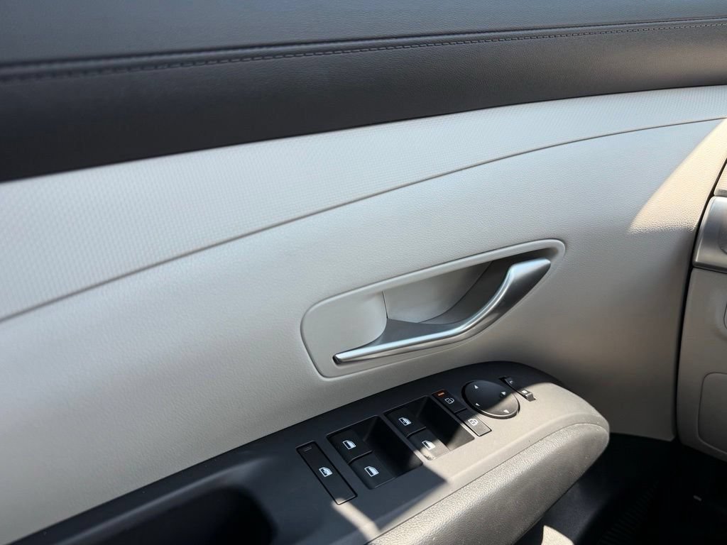 Certified 2025 Hyundai Tucson SE AWD/4WD image 11