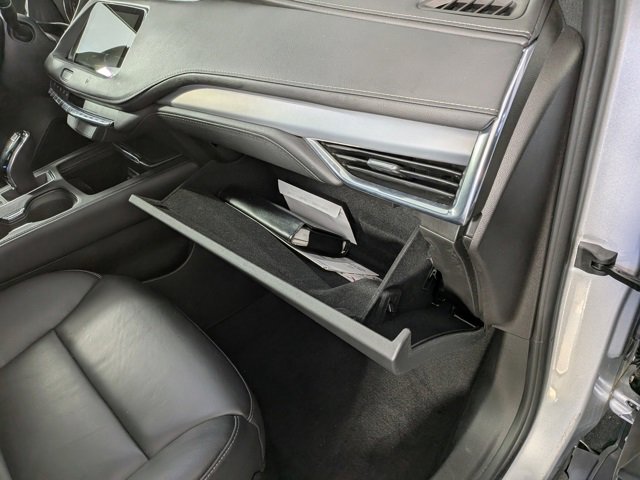 Used 2021 Cadillac XT4 Premium Luxury w/ Cold Weather Package image 34