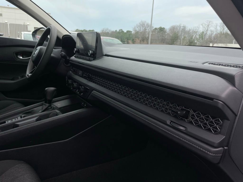 Certified 2025 Honda Accord LX image 32
