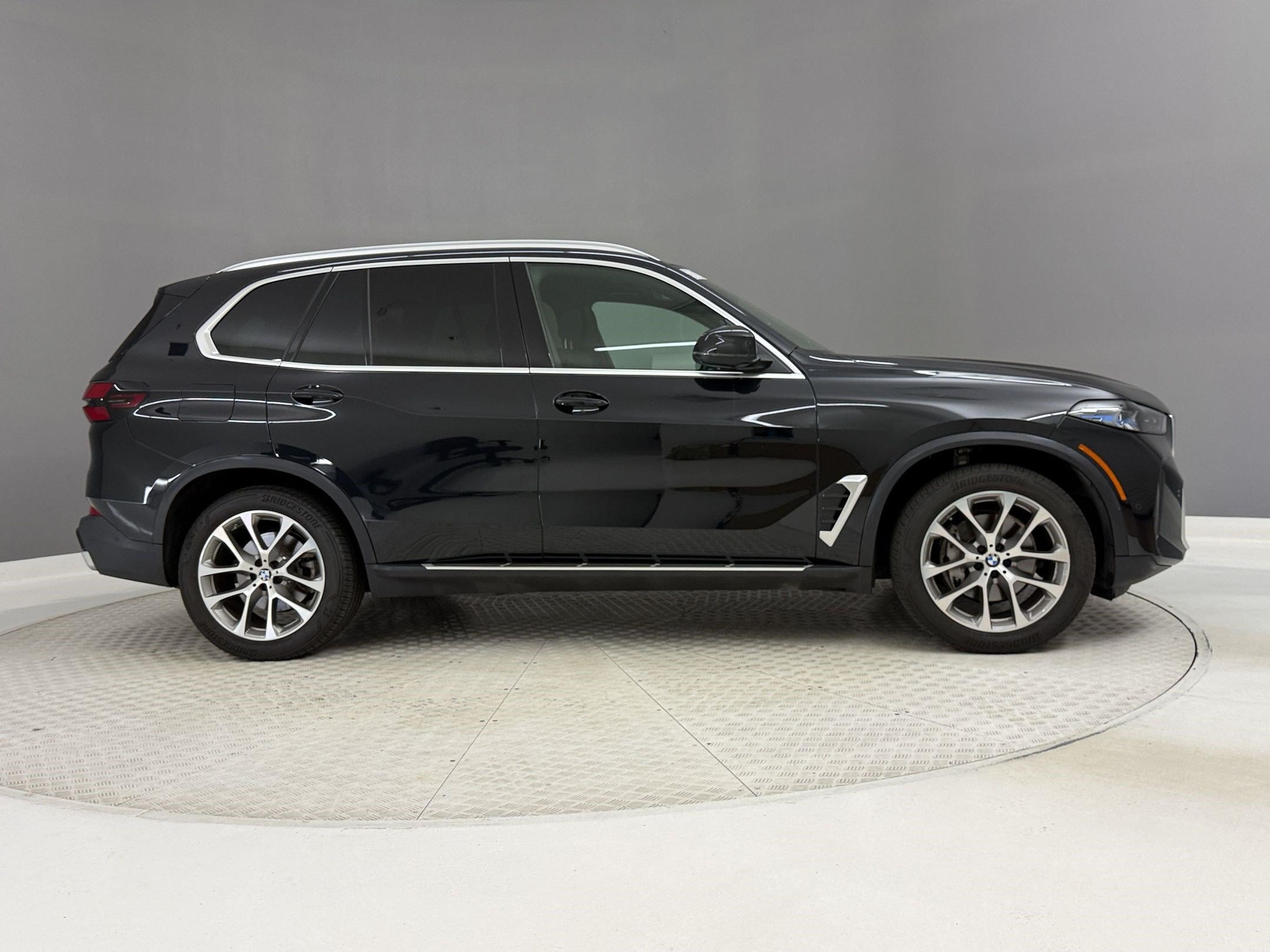 Used 2024 BMW X5 sDrive40i w/ Premium Package RWD image 8