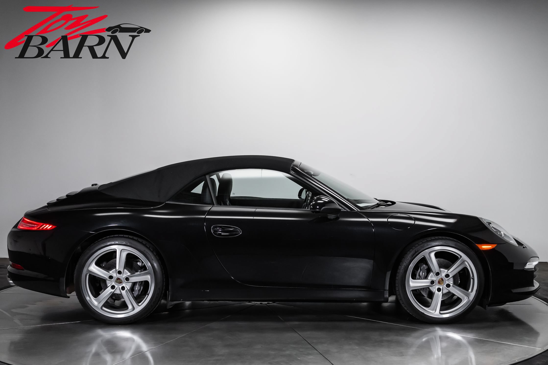 Used 2016 Porsche 911 Carrera Black Edition RWD image 14